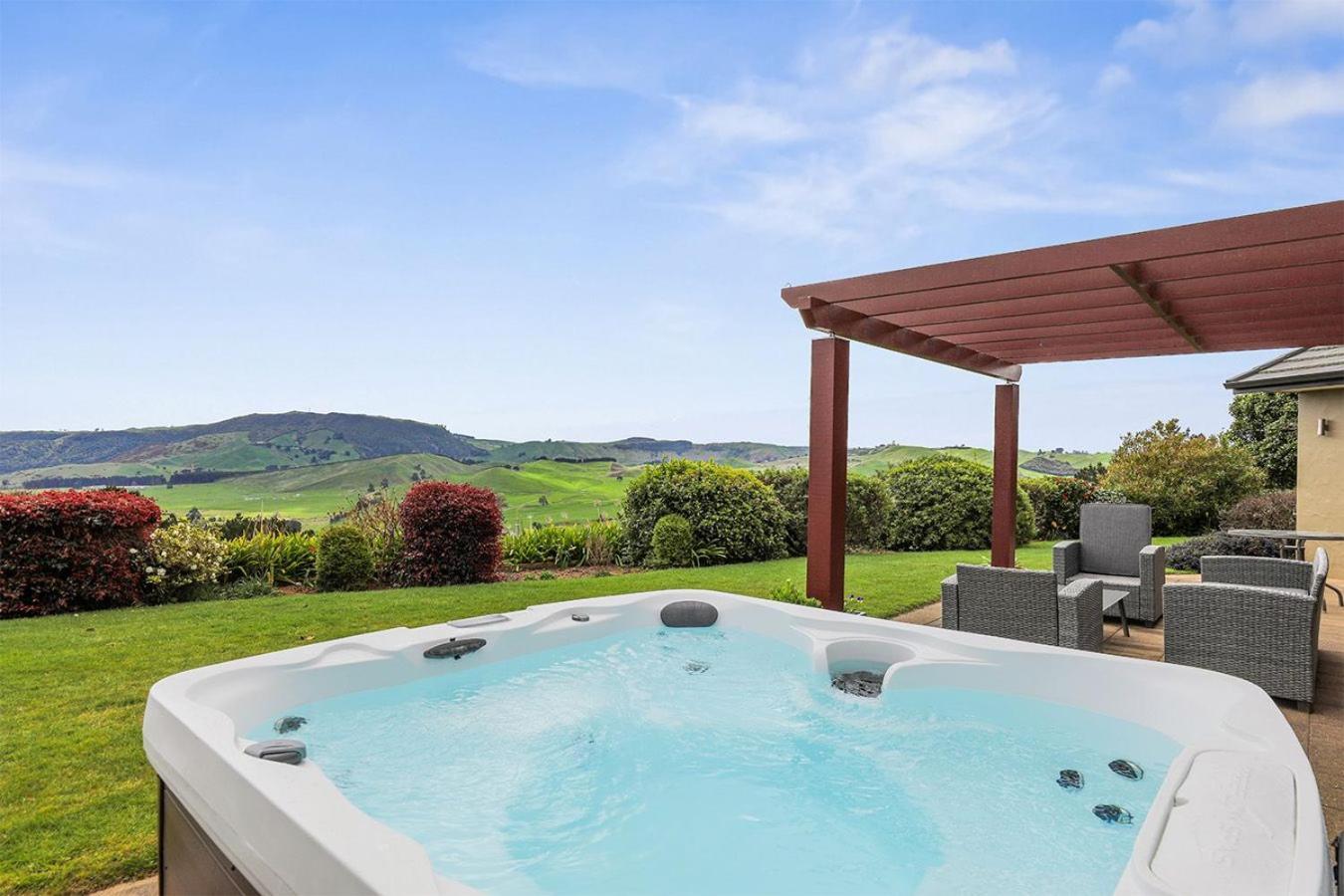 Scenic Solitude - Wake Up To Lake And Mountain Views! Taupo Exterior foto